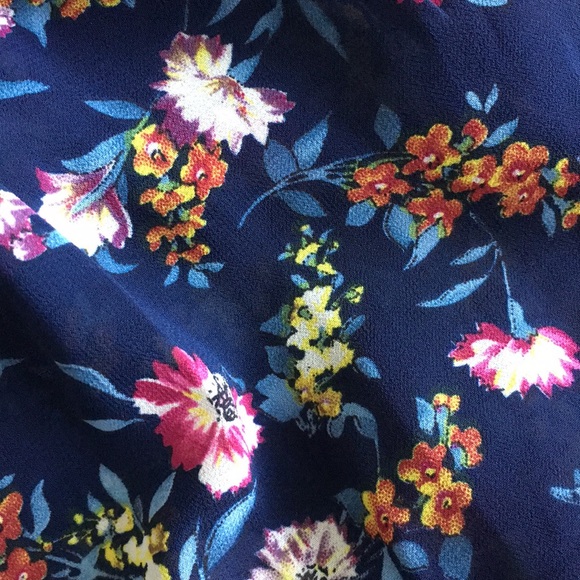 Navy with floral dress/top. Ultra LIGHTWEIGHT. - Picture 8 of 8